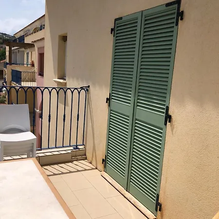 T2 Vue Sur Le Port De Solenzara